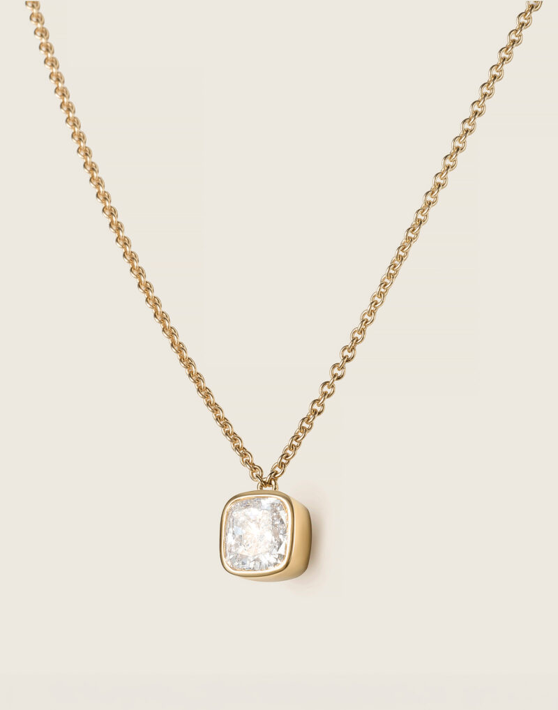 Mayella productshot 111514 A facet